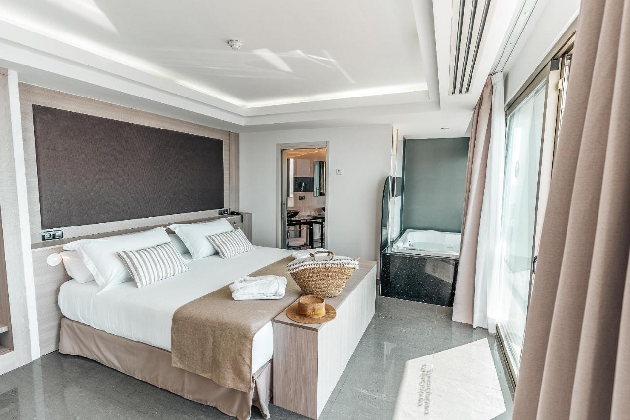 Hotel The Ibiza Twiins - 4* Sup Playa d'en Bossa Esterno foto