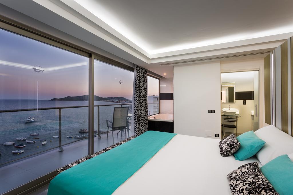 Hotel The Ibiza Twiins - 4* Sup Playa d'en Bossa Esterno foto
